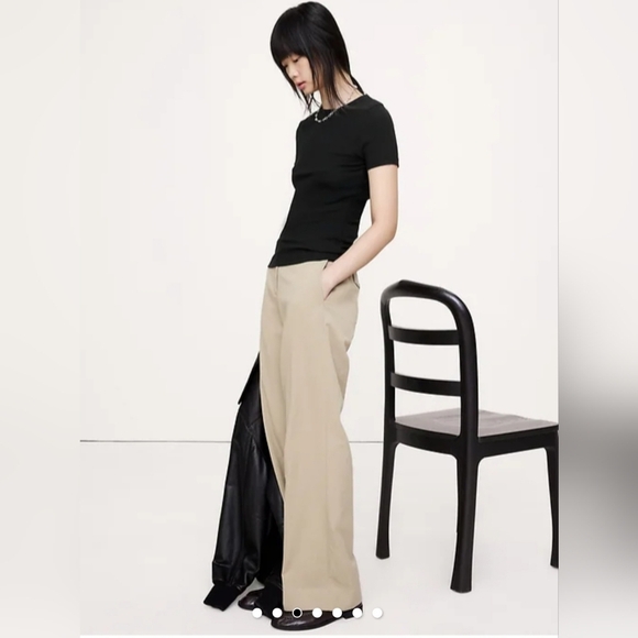 Banana Republic Black Ribbed Short Sleeve T-Shirt | Size Large - Picture 3 of 5